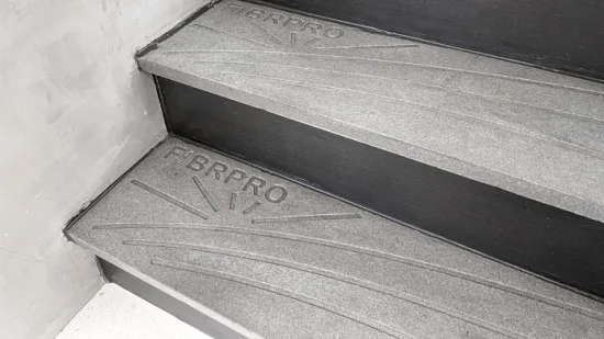 Fibrpro Marche d'escalier en pierre renforcée sur mesure pour l'intérieur et l'extérieur Revêtement de sol extérieur SMC BMC Composite synthétique FRP/GRP Fibre de verre Béton polymère