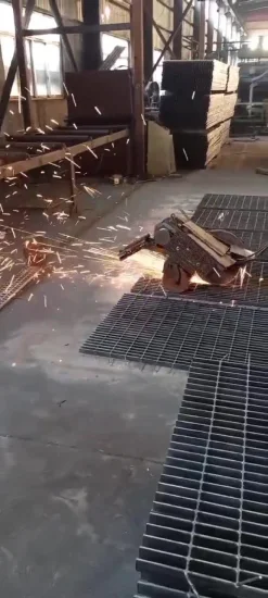 Barre d'acier industrielle de passerelles de matériau de construction discordant le plat de grille en acier de plate-forme galvanisé par immersion chaude
